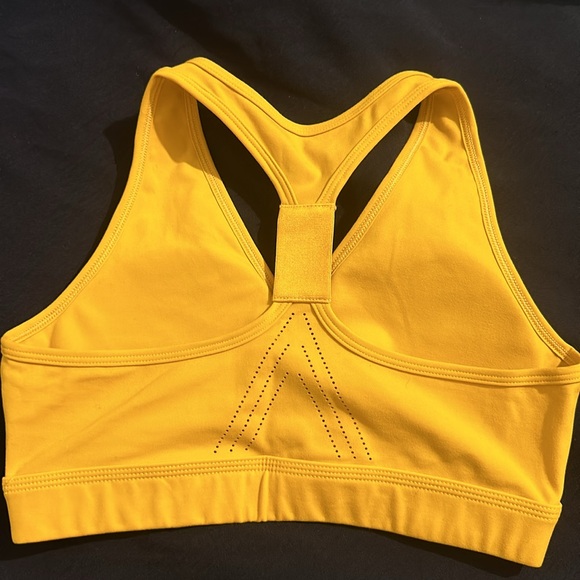 Alphalete Sports Bra - Picture 2 of 3